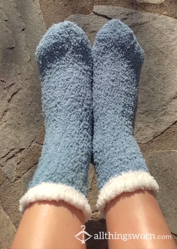 Fluffy Fuzzy Socks 🧦❄️