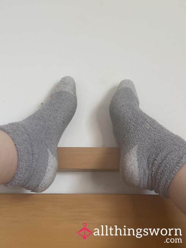 Fluffy Grey Socks, 7 Day Wear And They Absolutely Stink