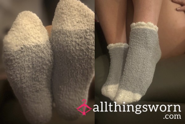 Fuzzy Grey & White Socks(3 Night Wear)