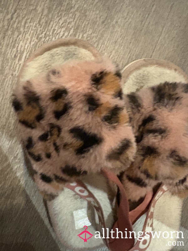 🐆 Fluffy Leopard Print Slippers