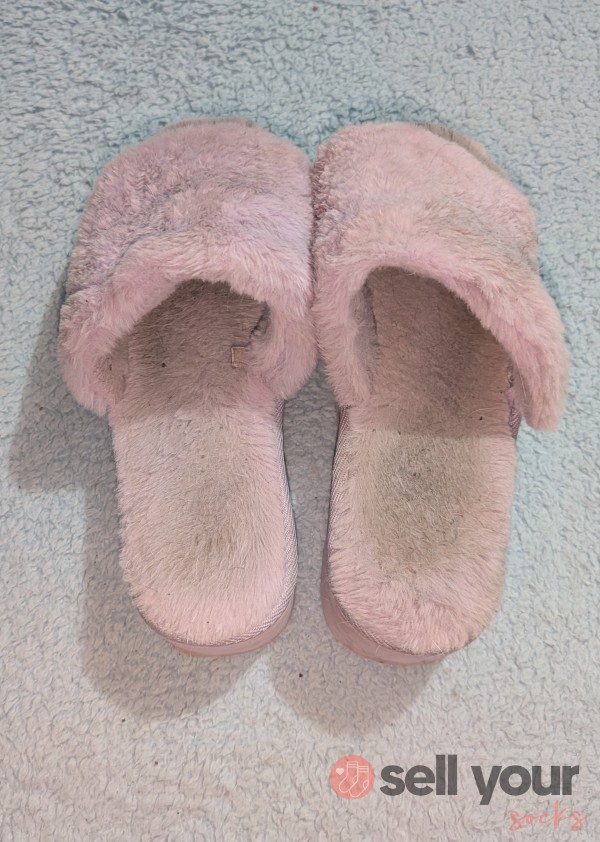 FLUFFY LILAC SLIPPERS WORN FOR 4 WEEKS ALREADY