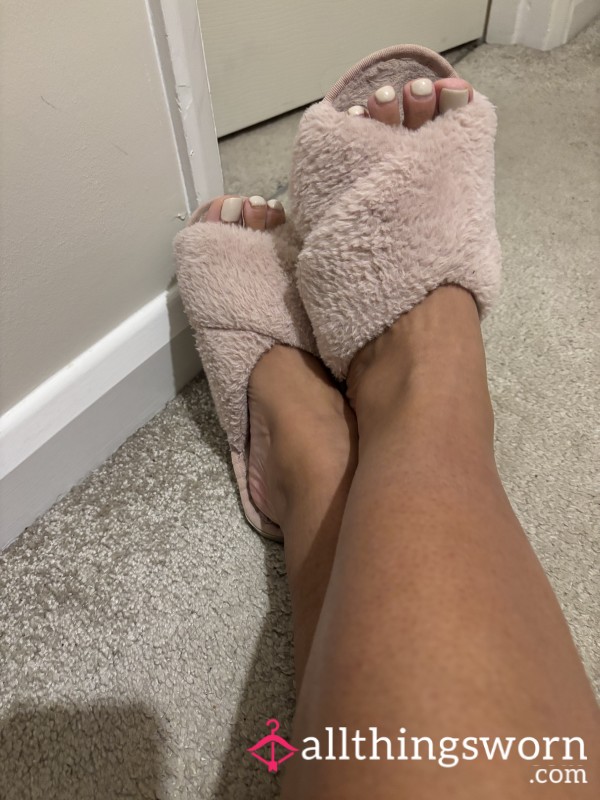 Fluffy Pink S**y Slippers 💕