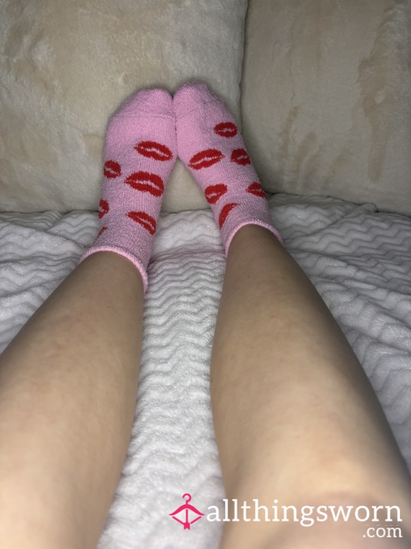 Fluffy Pink Socks With Kisses