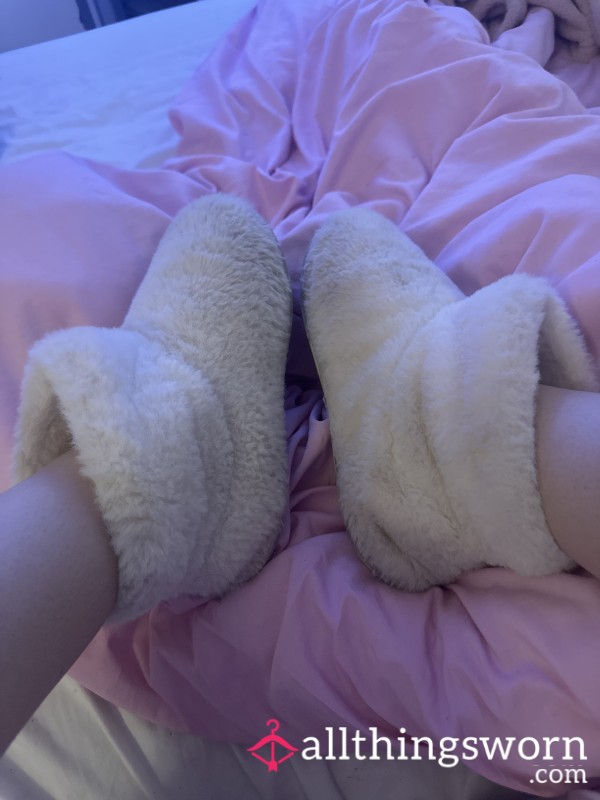 Fluffy Slipper Boots