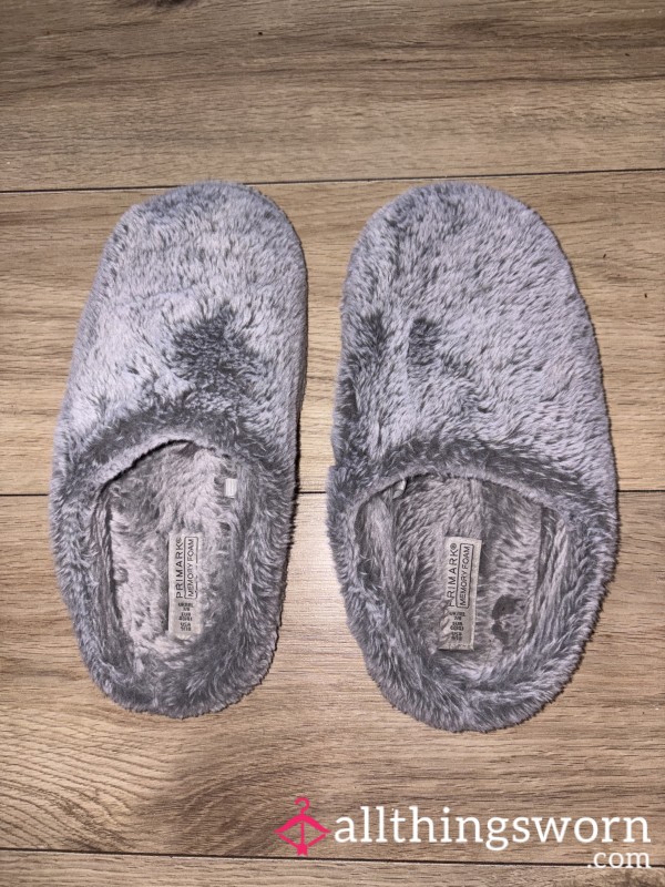 Fluffy Slippers👣