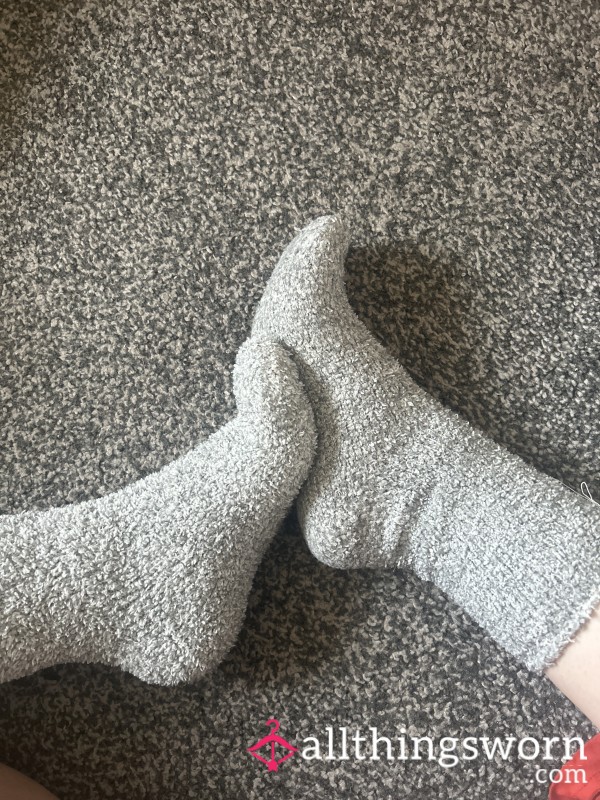 Fluffy Socks 🧦