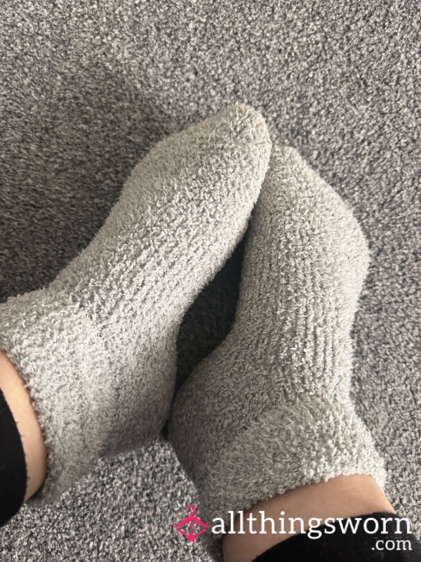 Fluffy Socks 🧦