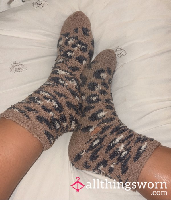 Fluffy Wellworn Holey Leopard Print Bed Socks
