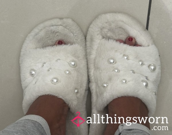 Fluffy White Pearl Slippers