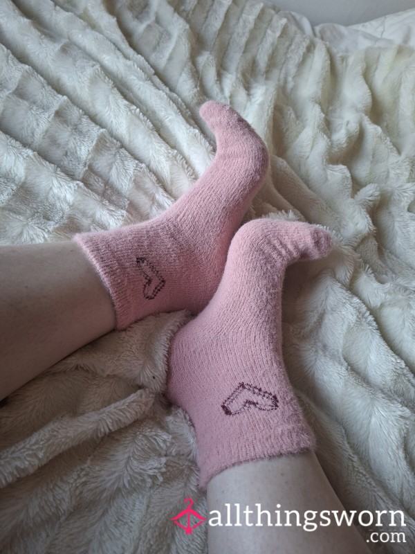 Fluffy/fussy Socks Pink With Heart❤️🩷
