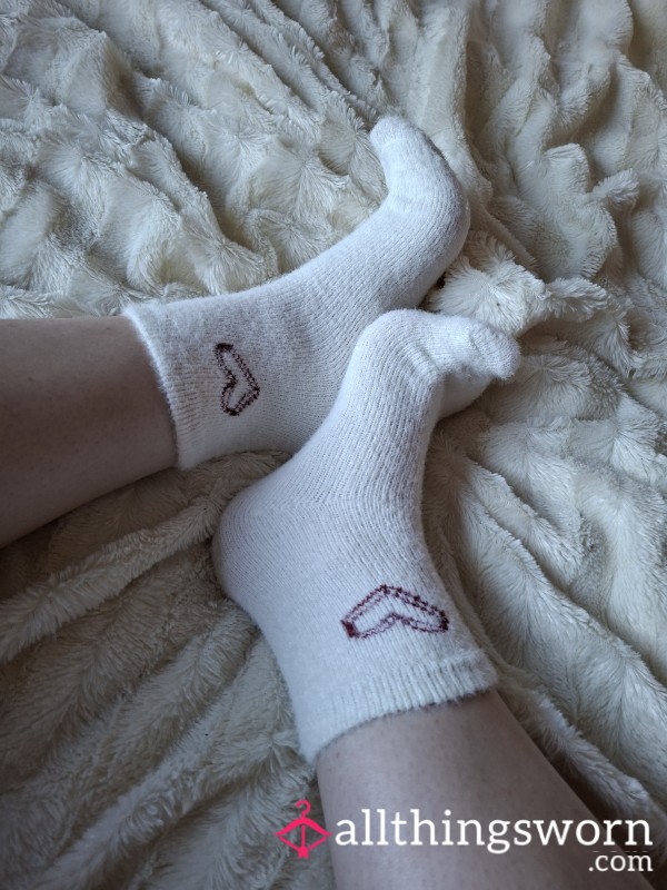 Fluffy/fussy Socks White With Heart❤️🤍