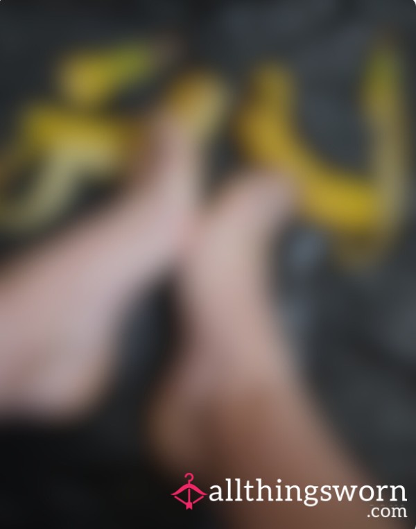 Food Crushing ASMR: 2 Bananas 🍌🍌, My Feet & Total Seduction 👣