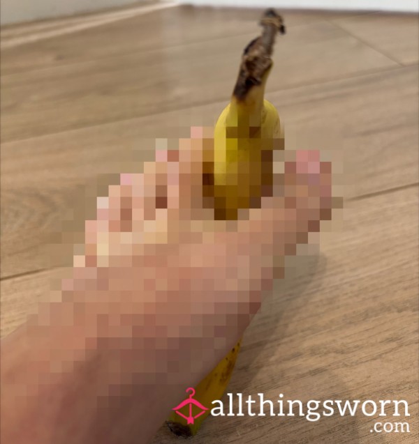 Food Foot Play