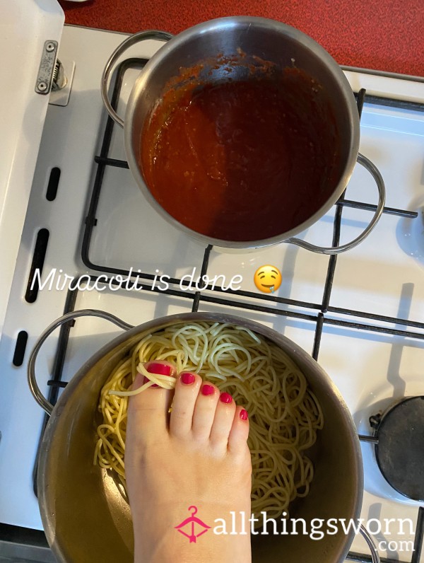 Food Play With My Feet