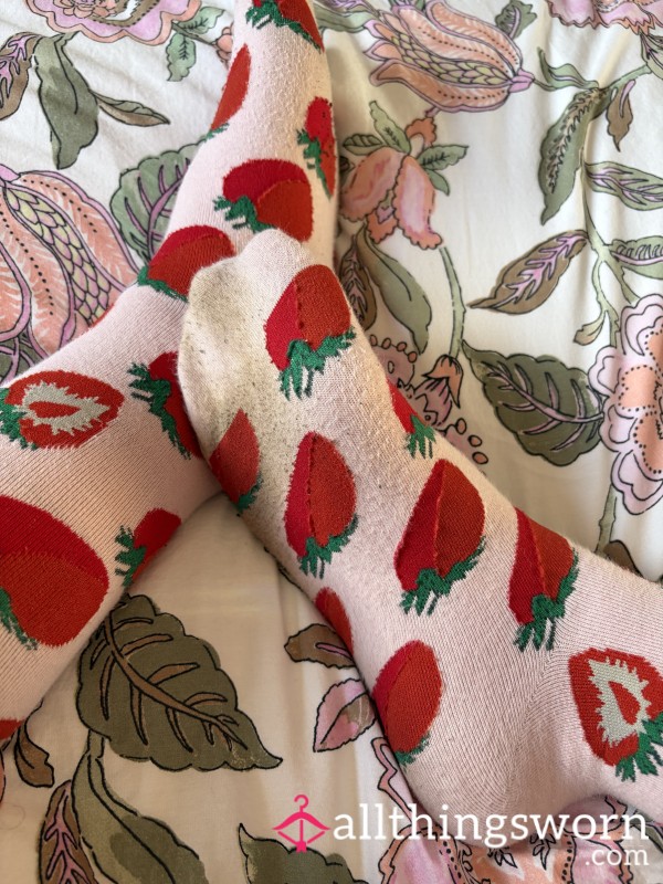 Foodie With A Foot Fetish? These Dirty Socks Are For You 😍