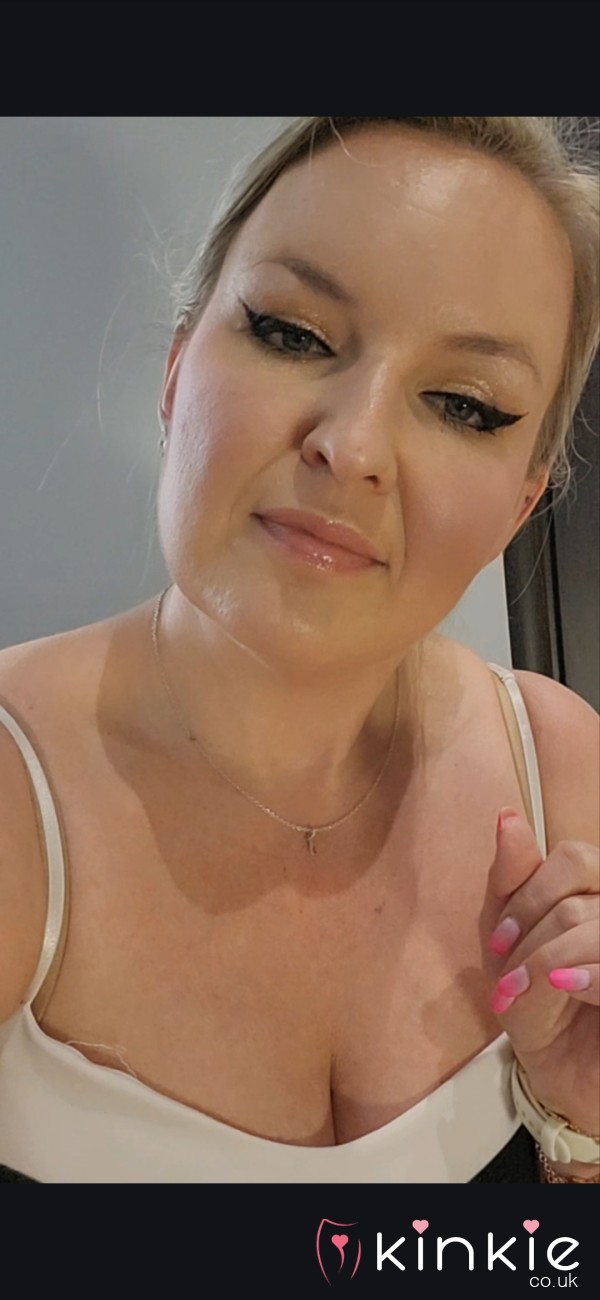 Foot B**ch Humiliation Session 7min 2 Cam Angles