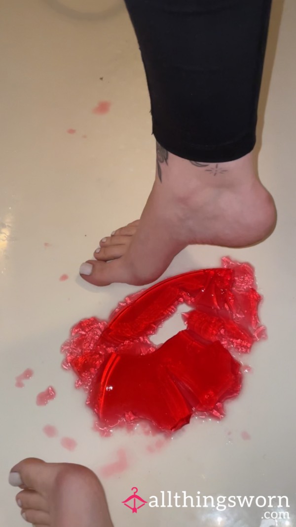 🍓💦 Feet Crushing Food Video, You Choose The Food. Option To Buy The Aftermath All For Yourself 🫦