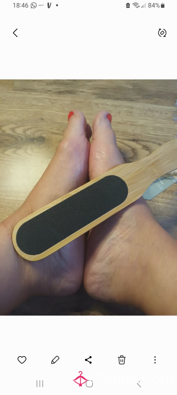 FOOT DUST