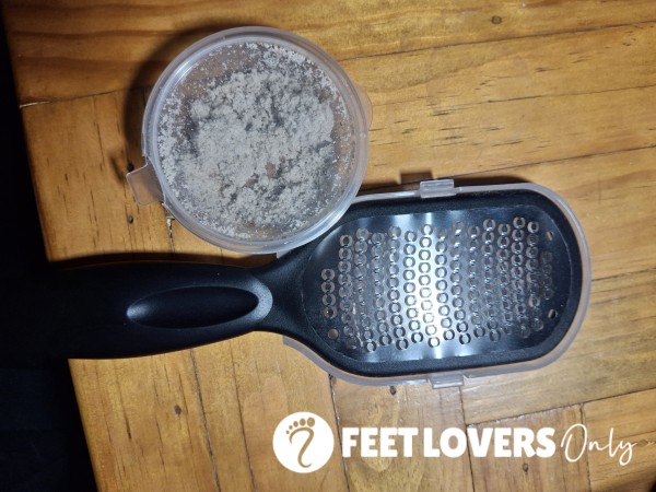 Foot Dust From My P**r Dry Feet