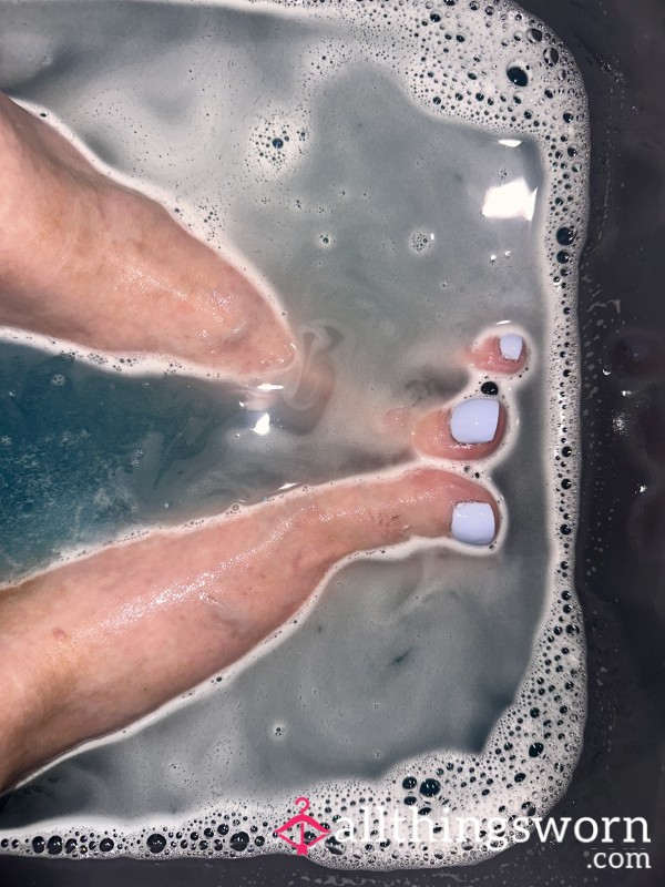 Foot Fetish: Foot Bath Time With A Bath Bomb