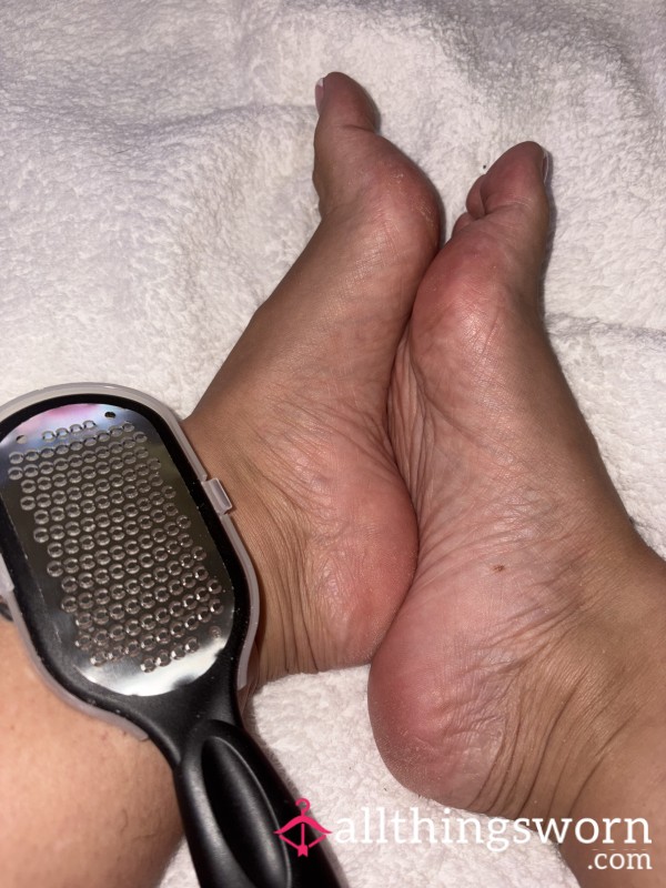 Foot Filing And Mask Time