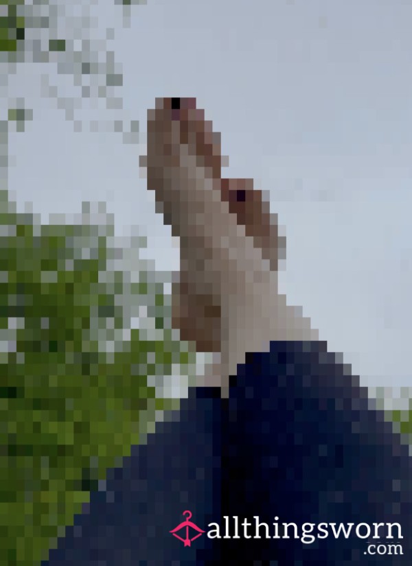 Foot Ignore In The Rain