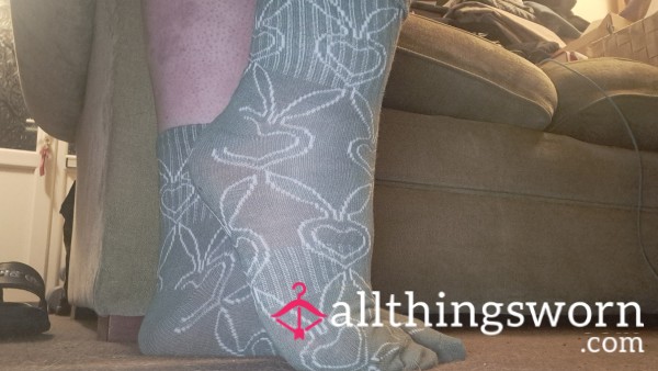 Foot Ignore - Slippers, Socks, And Dirty Soles!