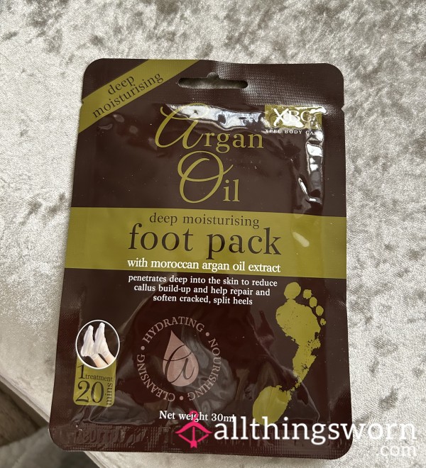 Foot Mask 🦶~ Ready To Wear 💋