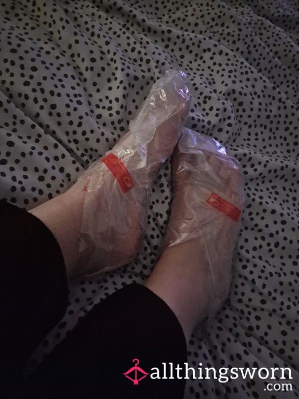 Foot Mask! Will Be Sending Tomorrow For Buyer 😍
