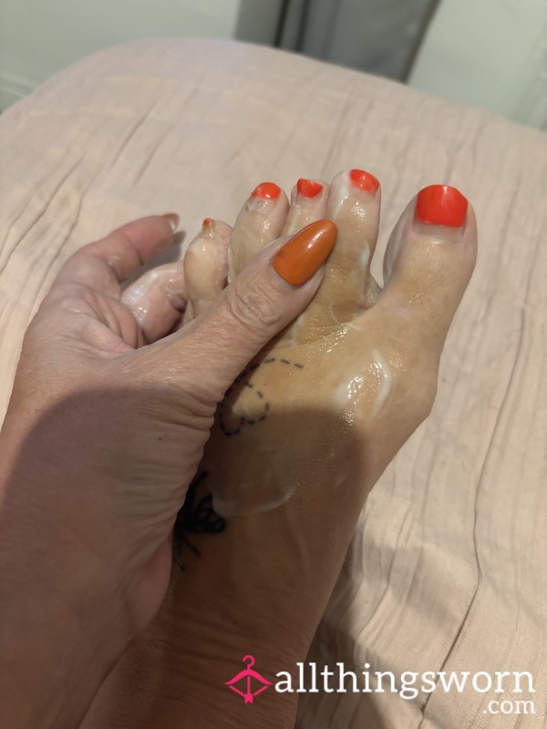 Foot Ma**age