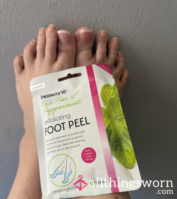 Foot P**ling Mask
