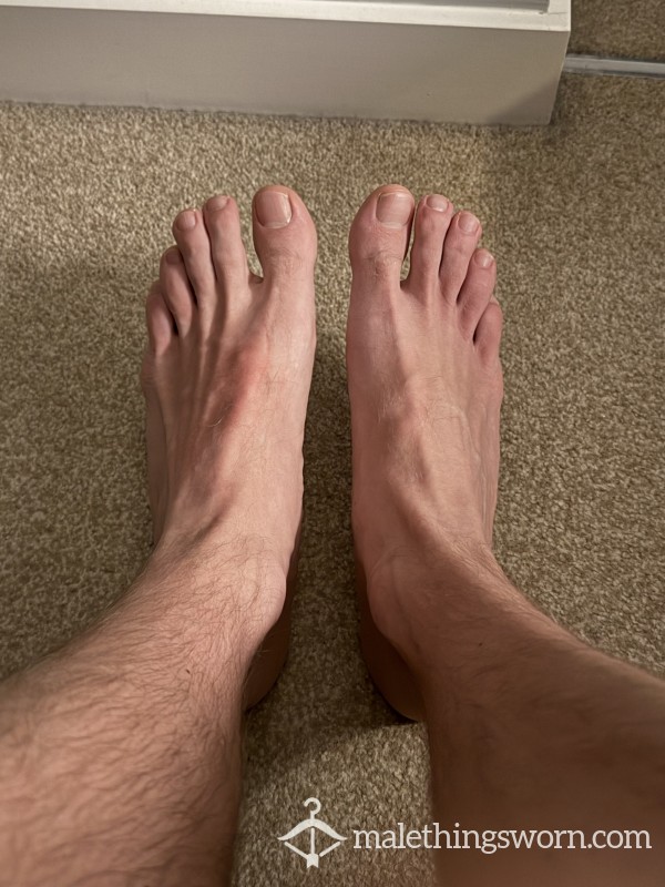 C*mming On The Soles Of My Feet