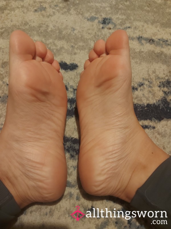 Foot Rub 🫶