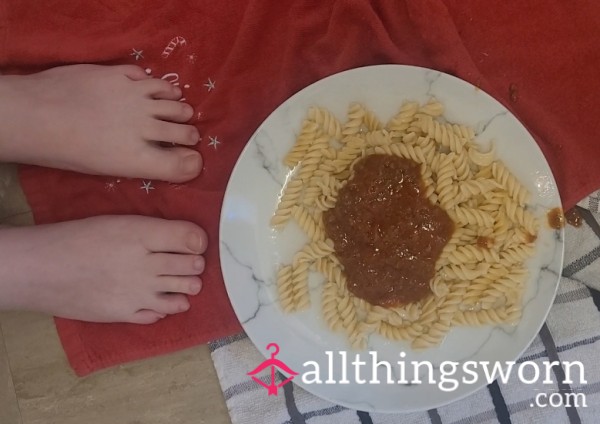 Foot Vs Pasta Bolognese