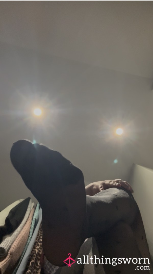 Foot Worship Video In Nylon Tights