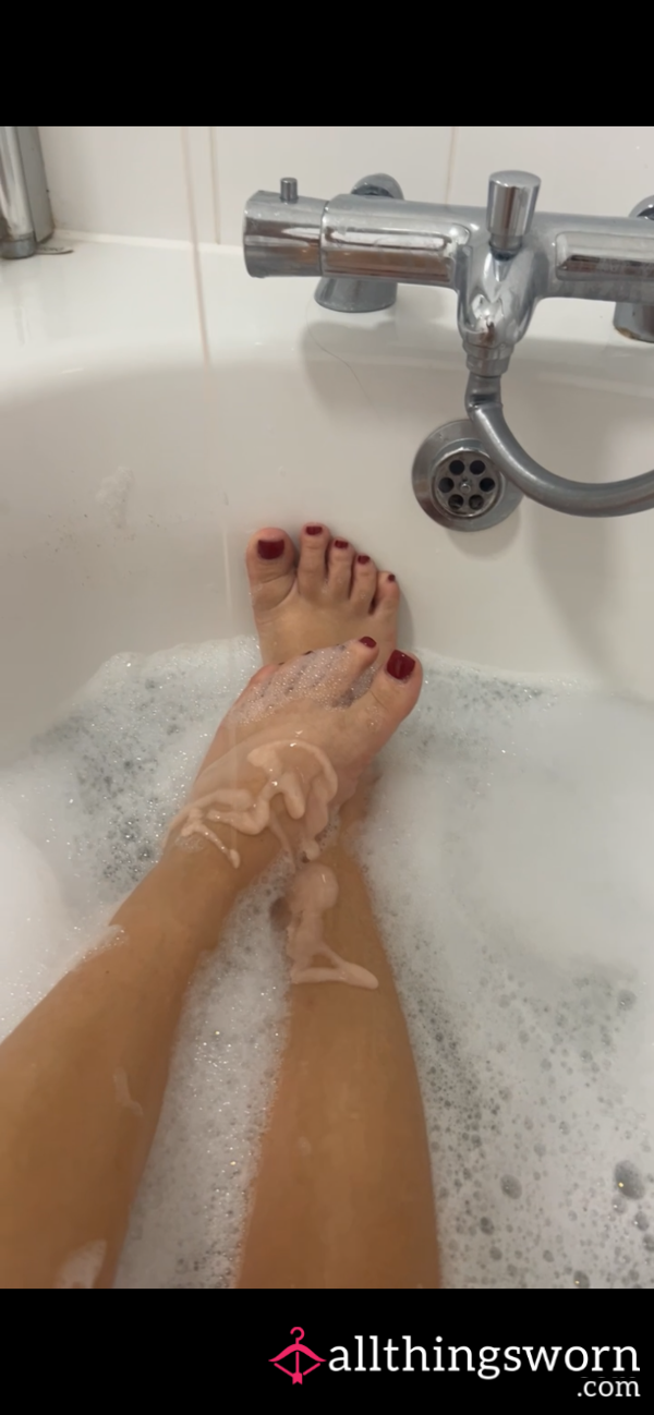 Footplay In The Bath 💦💦💦