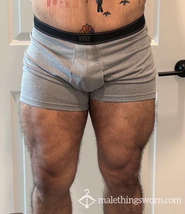 Form-Fitting Grey Saxx Daytripper Boxer Briefs - Size XL (BallPark Pouch)
