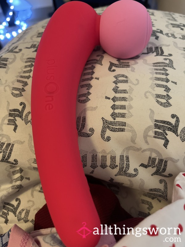 Foxy’s Big Pink Vibrator💦🌺