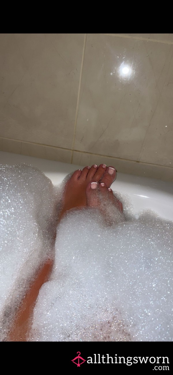 French Tip Bubble Bath Feet Bundle