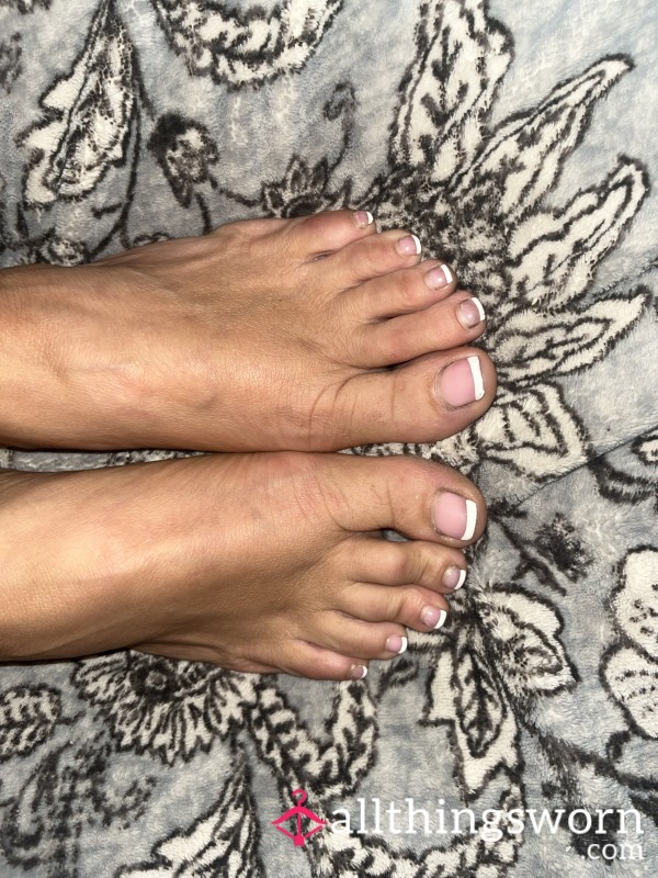 French Tip Feet