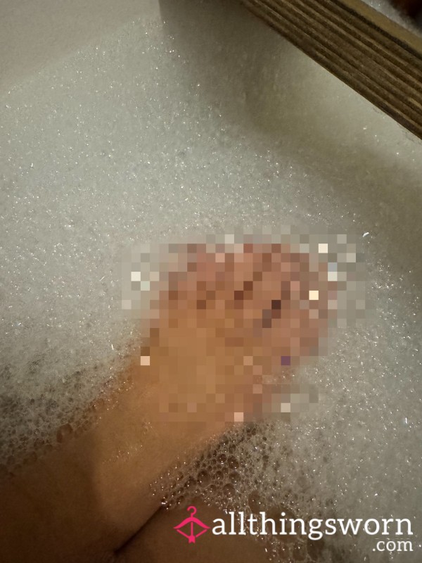 French Tip In The Bath 💋