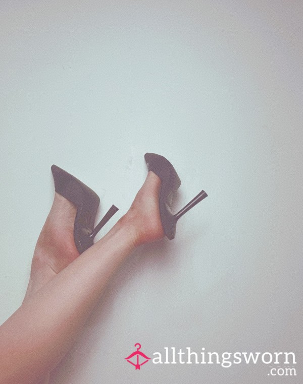 Kneel Before The Heel 👠