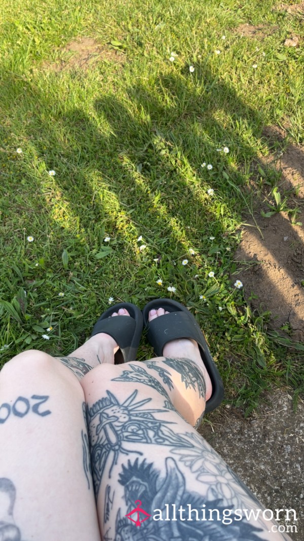 French Tip Toes & Flowers ☀️