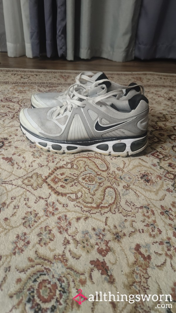 Frequently Worn Nike Sneakers Women's 8 Size 8