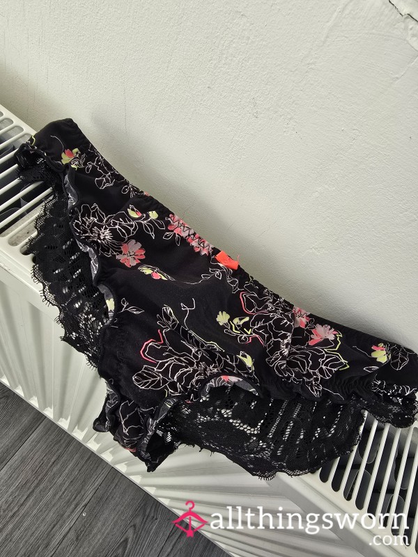 Fresh Creampie Panties From This Mornings S** 🤭🤭
