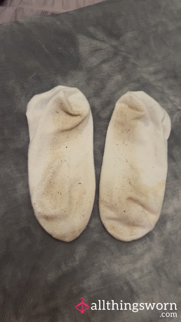 Fresh Dirty White Trainer Socks