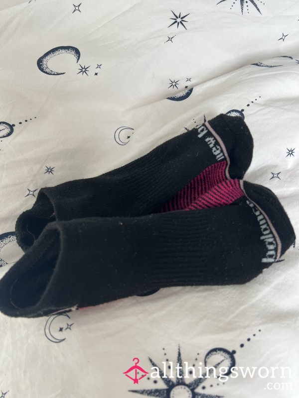 Fresh From The Gym, Soaked In Sweat… Just For You 💦🧦