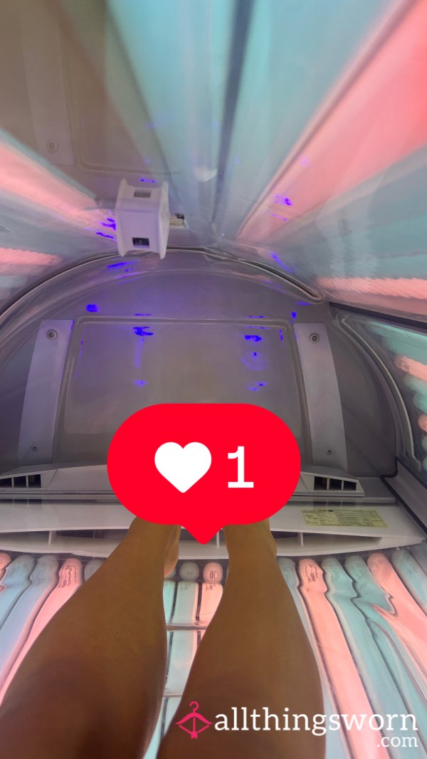 Fresh From The Sunbed ✨ Making Sure My Feet Are Always Looking Pretty For My Buyers 💌
