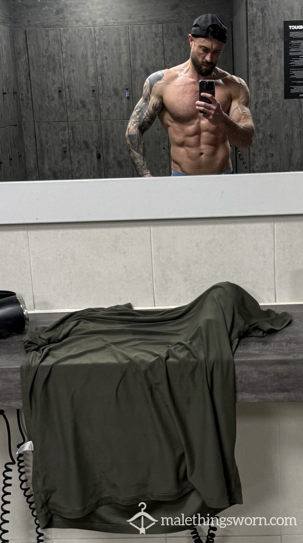 Fresh Off My Body – Soaked Post-Workout Gym Tee
