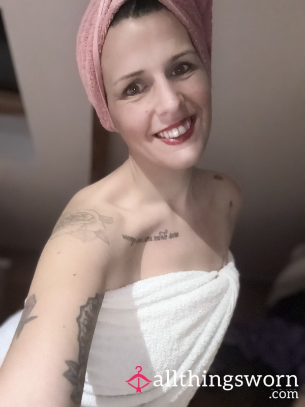 Fresh Out Of The Shower And Still Dripping… 💦